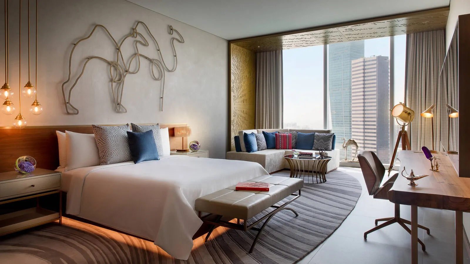 [Dubai Accommodation] The Perfect Blend of Dubai Luxury and Desert Camels | Renaissance Downtown Hotel Room Review