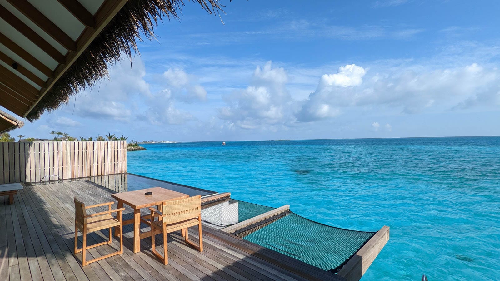 [Maldives · Hilton Amingiri Resort] Overwater Suite Villa Review | Transport, Breakfast, Happy Hour, Diamond Member Perks | Hilton Maldives Amingiri Resort