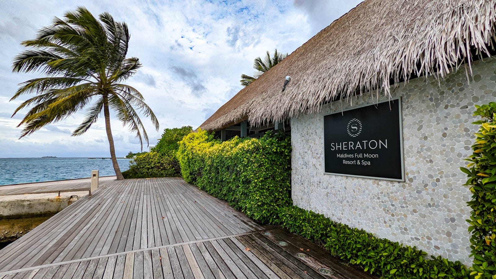 [Sheraton Maldives Full Moon Resort Overwater Bungalow Review] Awesome Free Transfer + Super Close to Malé Airport ~ The Ultimate Family-Friendly Transit Choice | Sheraton Maldives Full Moon