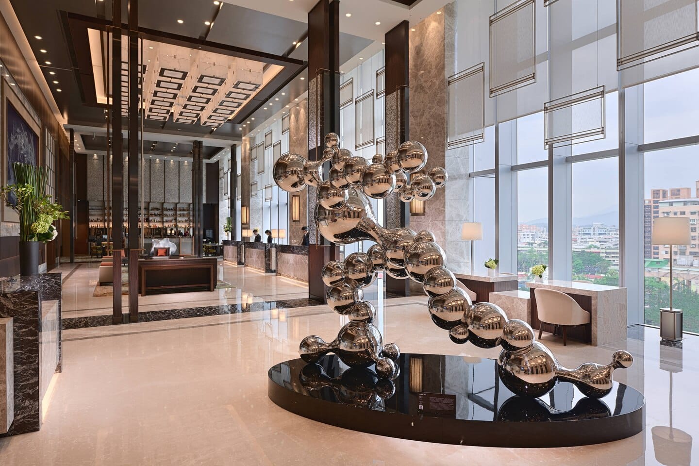 Courtyard by Marriott Taipei: Unbeatable Transport & Convenience! | Top Taipei Hotel Pick