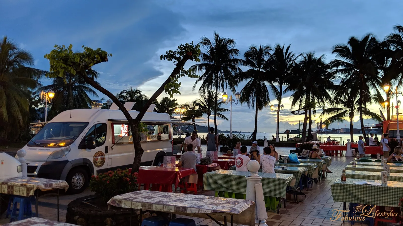 【Tahiti】Must-Try Eats in Tahiti: The Famous Food Trucks☆Tahiti Food Truck