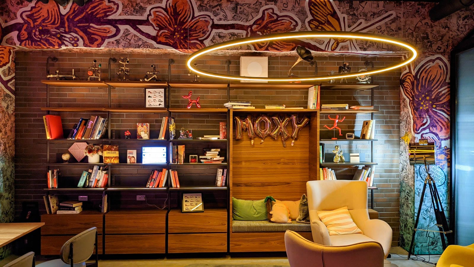 [Taichung · Moxy Taichung] The Most Honest Review Ever | An Ultra-Trendy Nightclub-Style Hotel