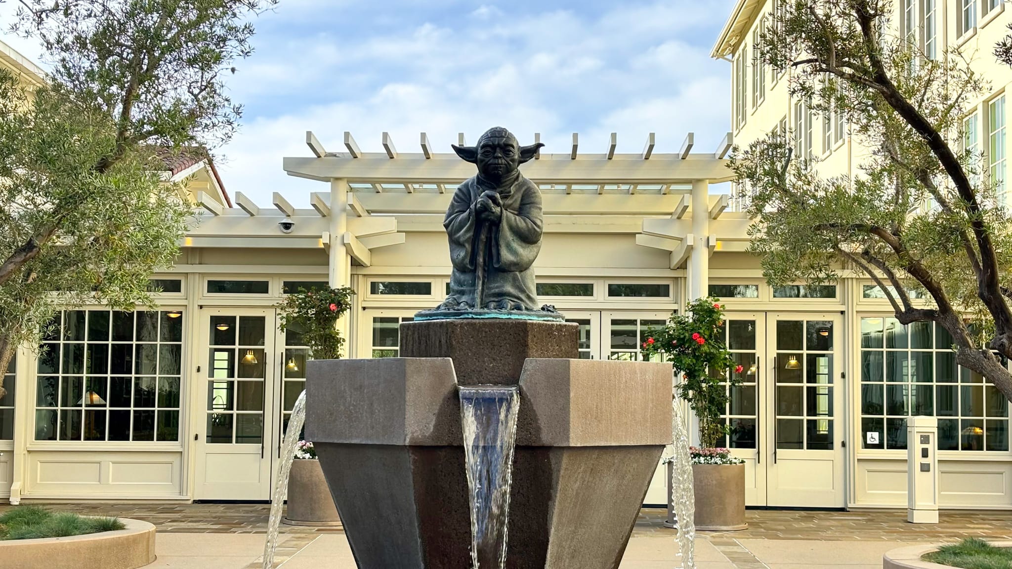 [San Francisco Guide] Yoda Fountain + Mini Star Wars Exhibit ★ A Hidden Gem in a Tranquil Park