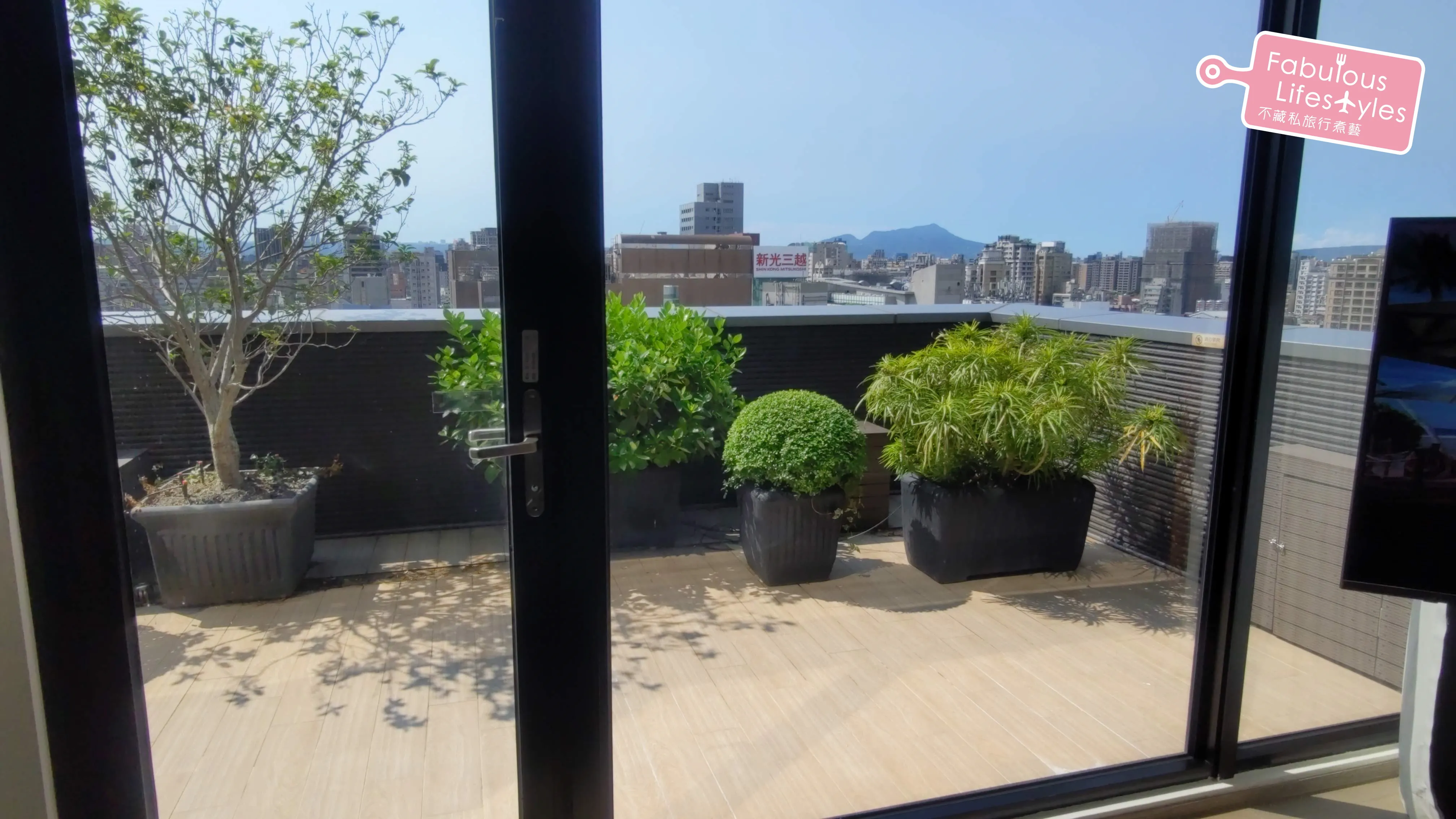 Incredibly clean terrace