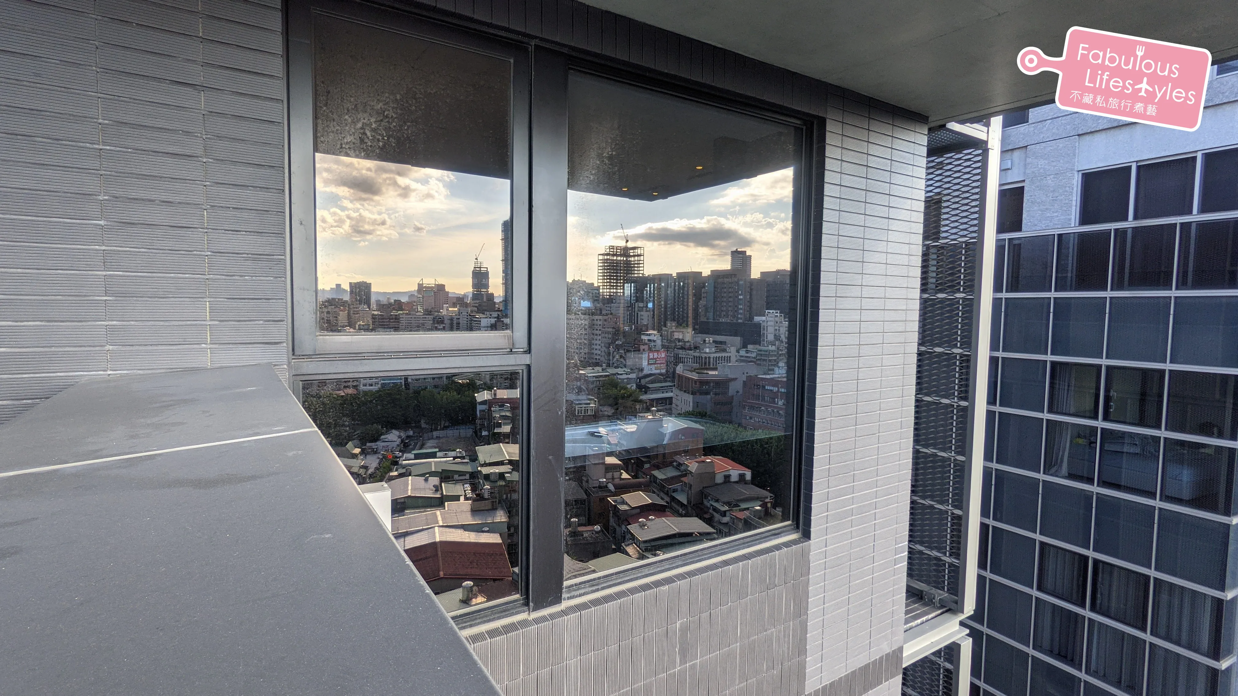 Looking at the bathtub window from the terrace