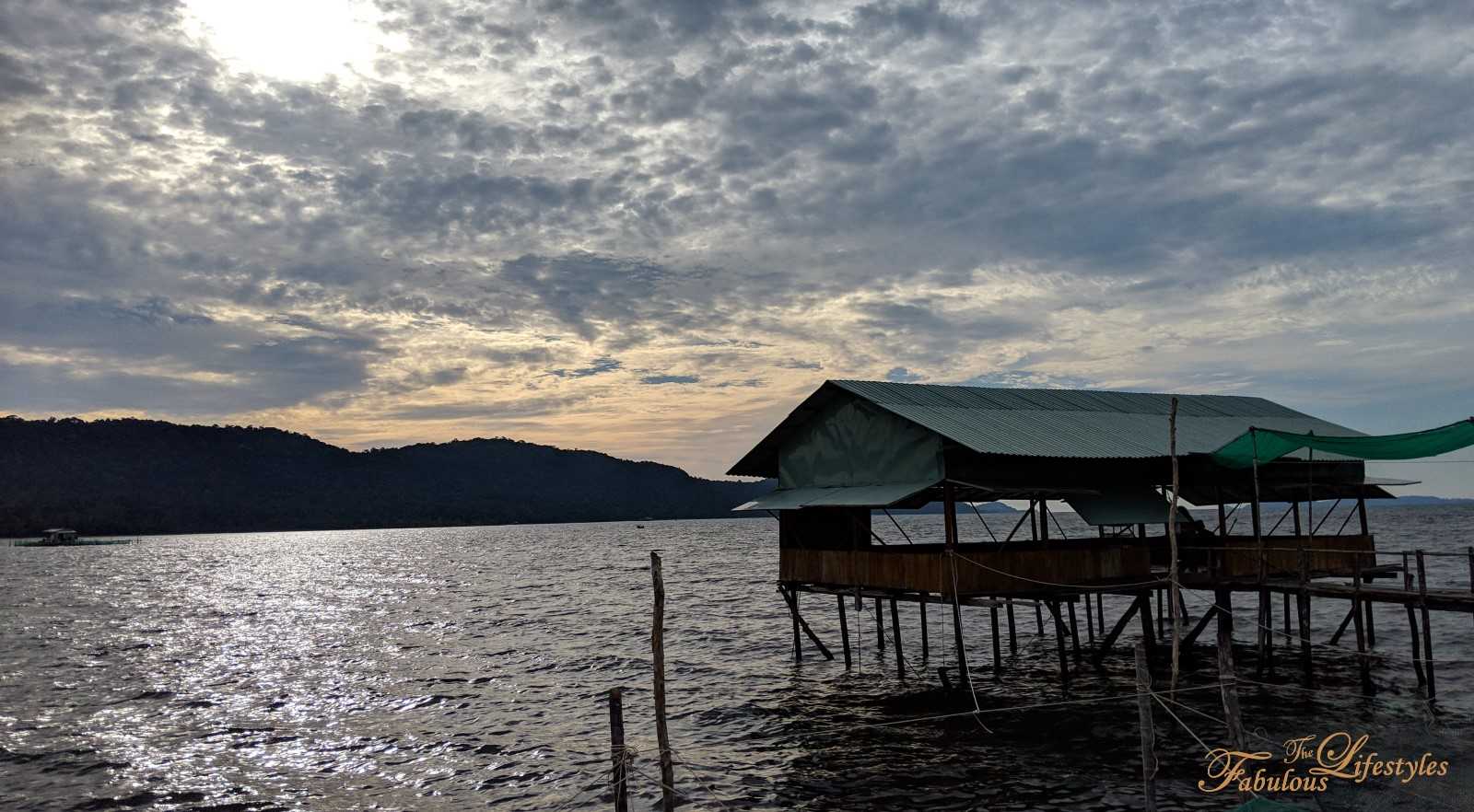 【越南．Phu Quoc】在地人推爆的富國島景點｜樸實自然的水上餐廳｜Floating Restaurant