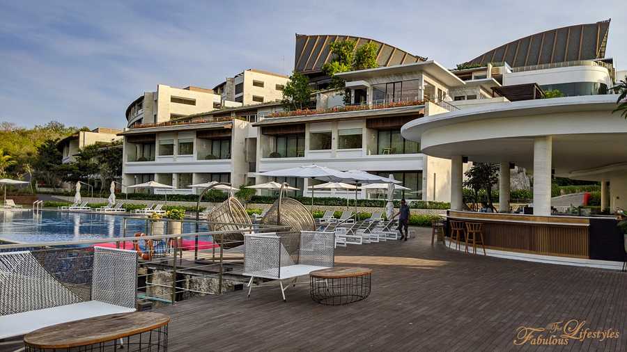 50 bali uluwatu renaissance