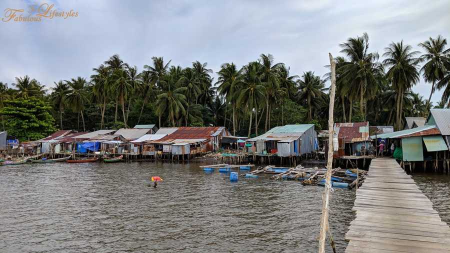 07 phu quoc floating restaurant