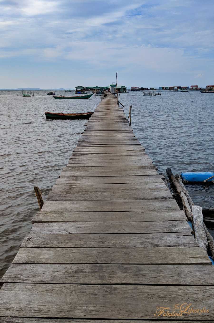 09 phu quoc floating restaurant