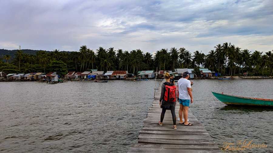 12 phu quoc floating restaurant