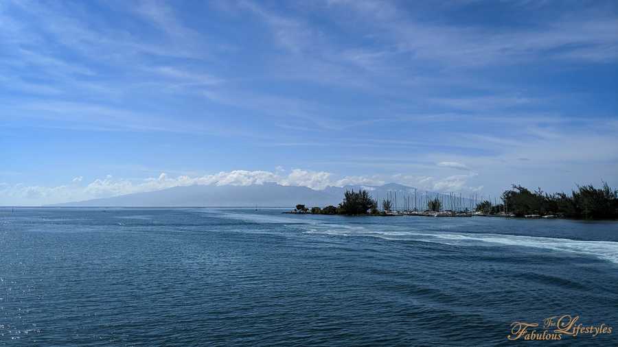 24 tahiti moorea ferry